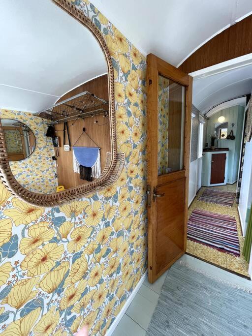 Fjordhytten. Rebuild Train Wagon From 1937. Apartment โอเดนเซ ภายนอก รูปภาพ